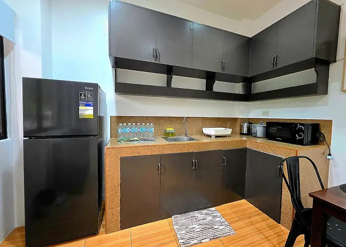 U1 La Guardia Townhouse 2 Bedroom Unit Free Parking Near It Park