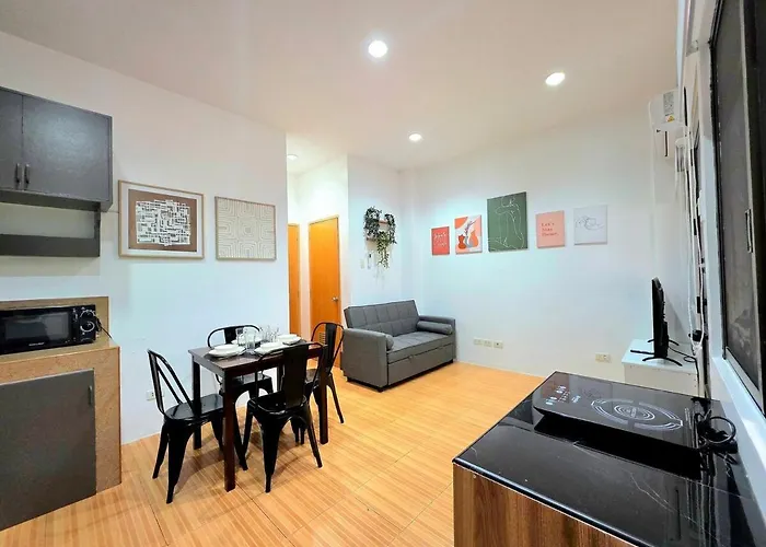 U1 La Guardia Townhouse 2 Bedroom Unit Free Parking Near It Park Cebu